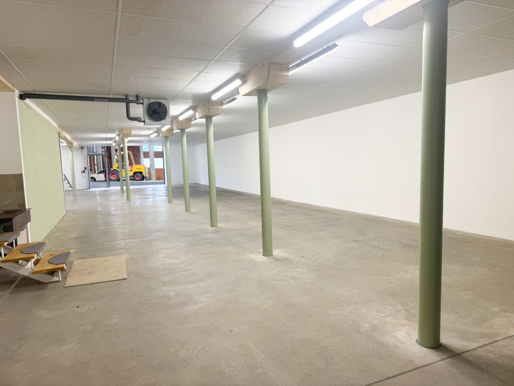 Werkstatt Richtung Halle