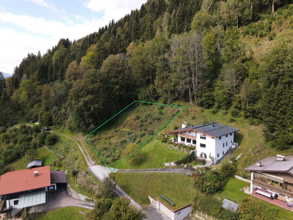Grundstück seitlich